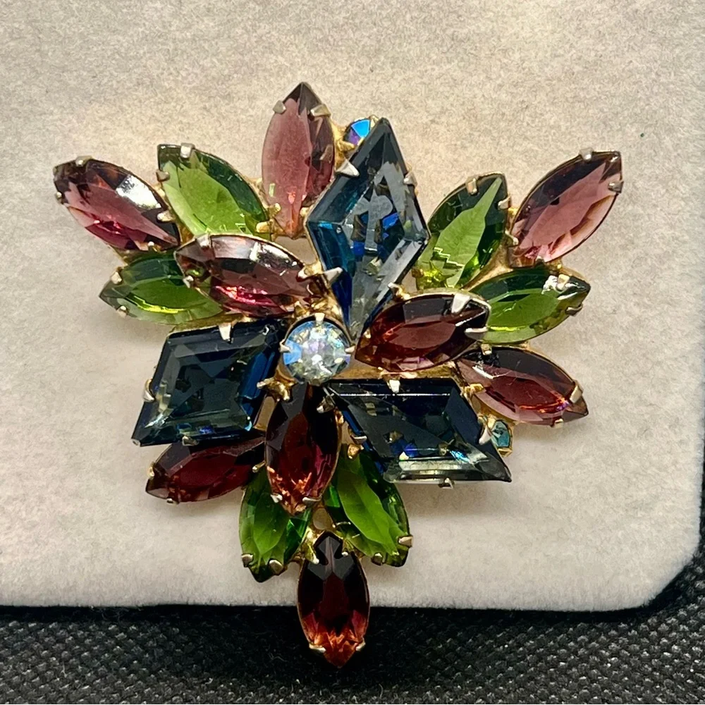 Large Vtg D&E Juliana BOOK PIECE Diamond Shape Multi Color Rhinestone Brooch Pin